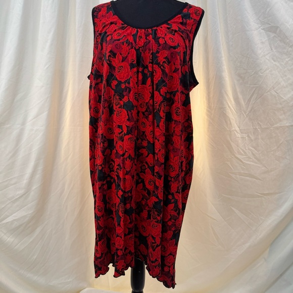 Roses are red knee length nightgown - Picture 3 of 8